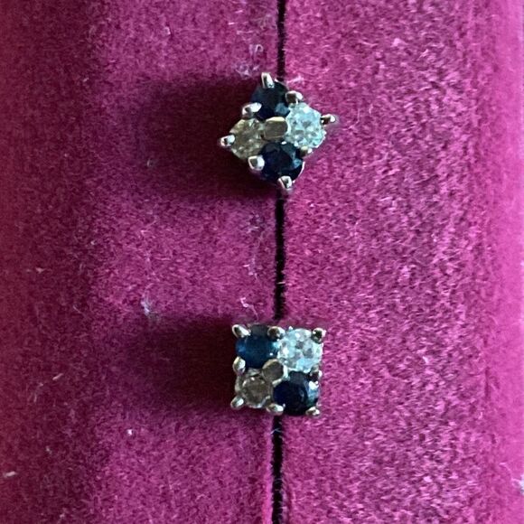 💛 14k White Gold Flower, Sapphire & Diamond Earrings - Picture 3 of 10